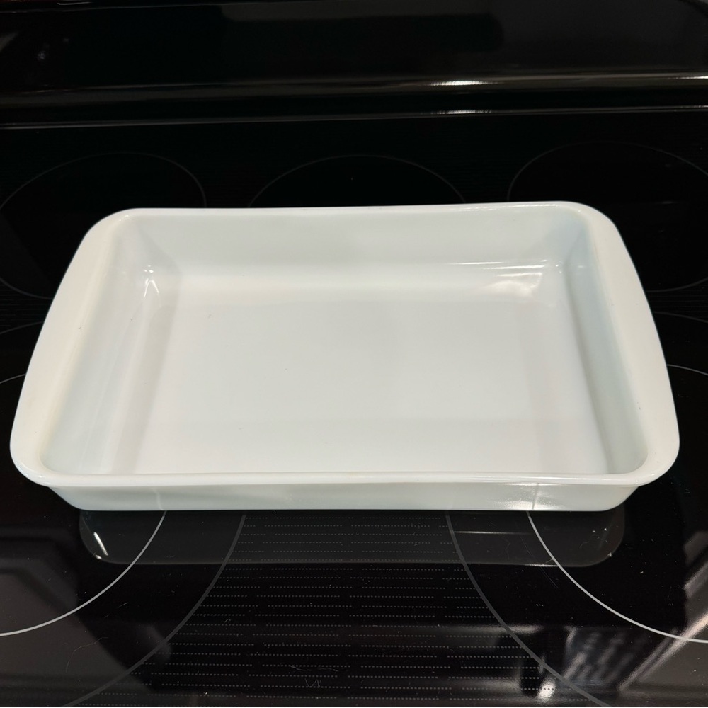 Vintage~Pyrex Ovenware~White Opal Milk Glass~Oblong 2 Qt. Baking Dish~Nice~G2W